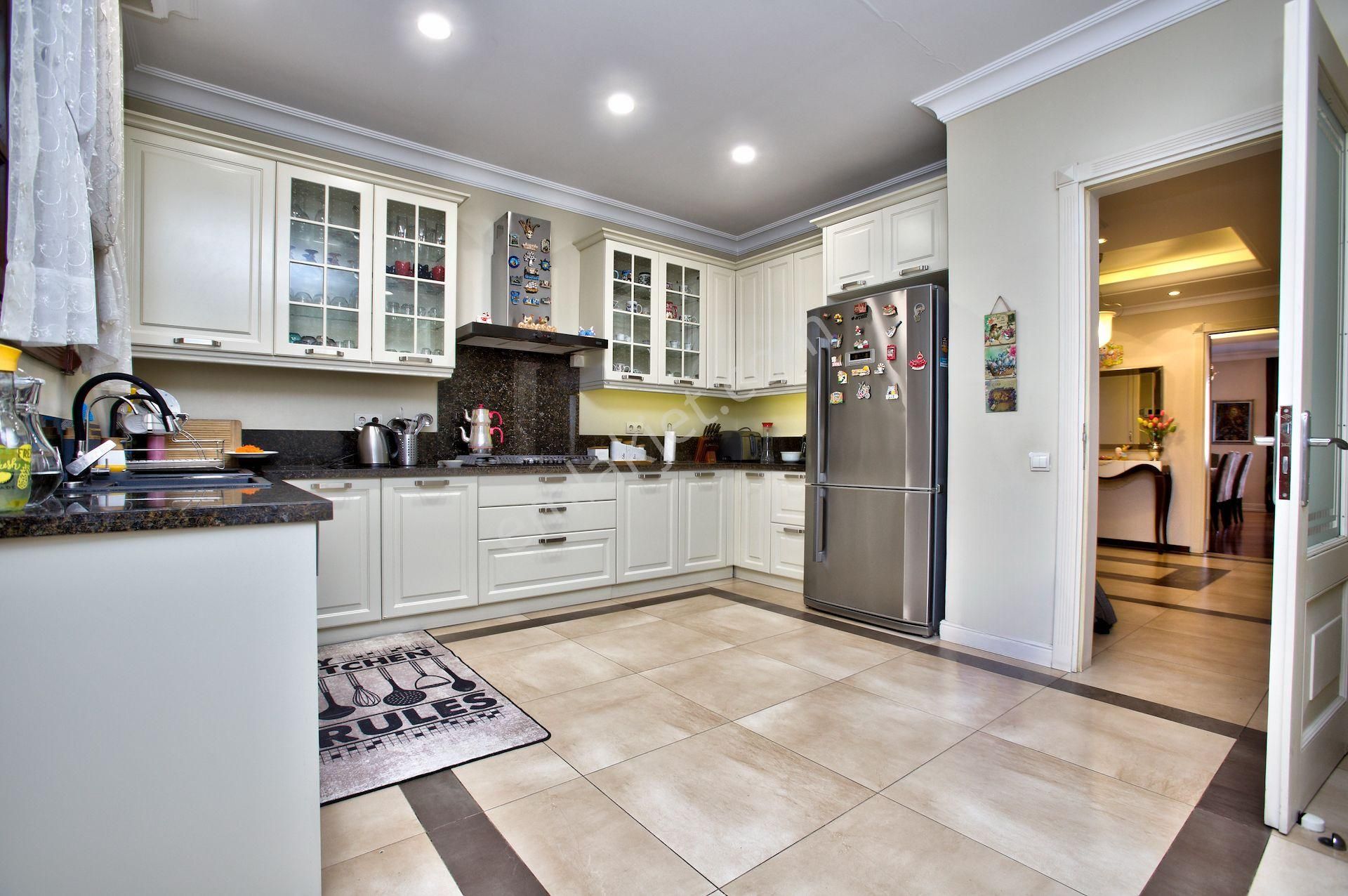 Emirgan'da Boğaz Manzaralı Müstakil Ev - Görsel 25