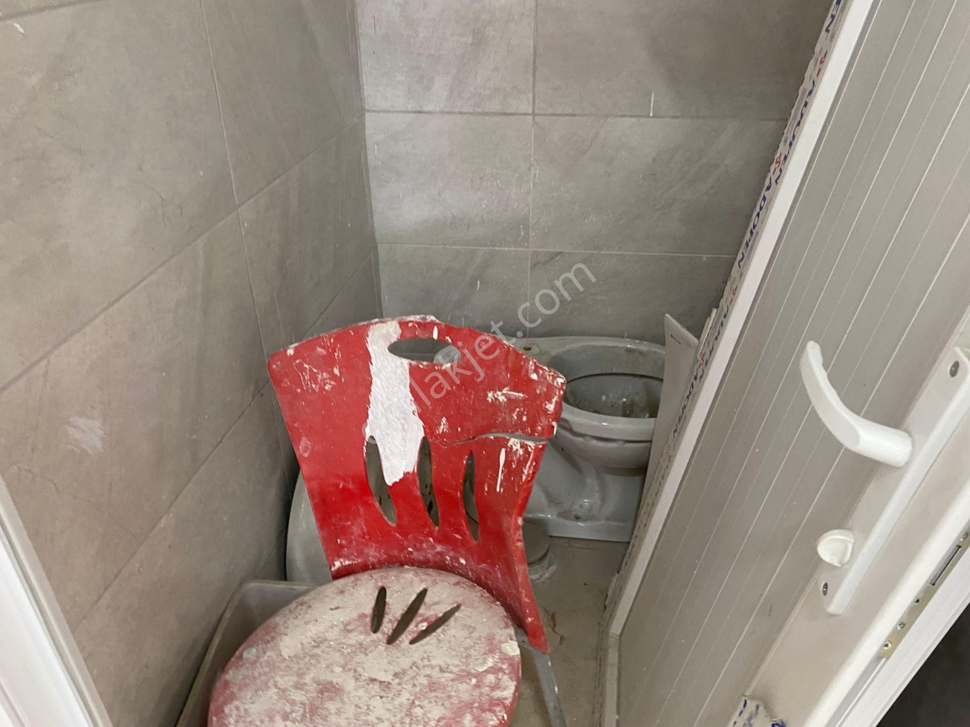 Avrupa Emlak Tan Esenler Fatih Mah 120m² Zemin Dükkan,arkada Üzeri Kapalı Bahçesi İle Birlikte 150m² - Görsel 4