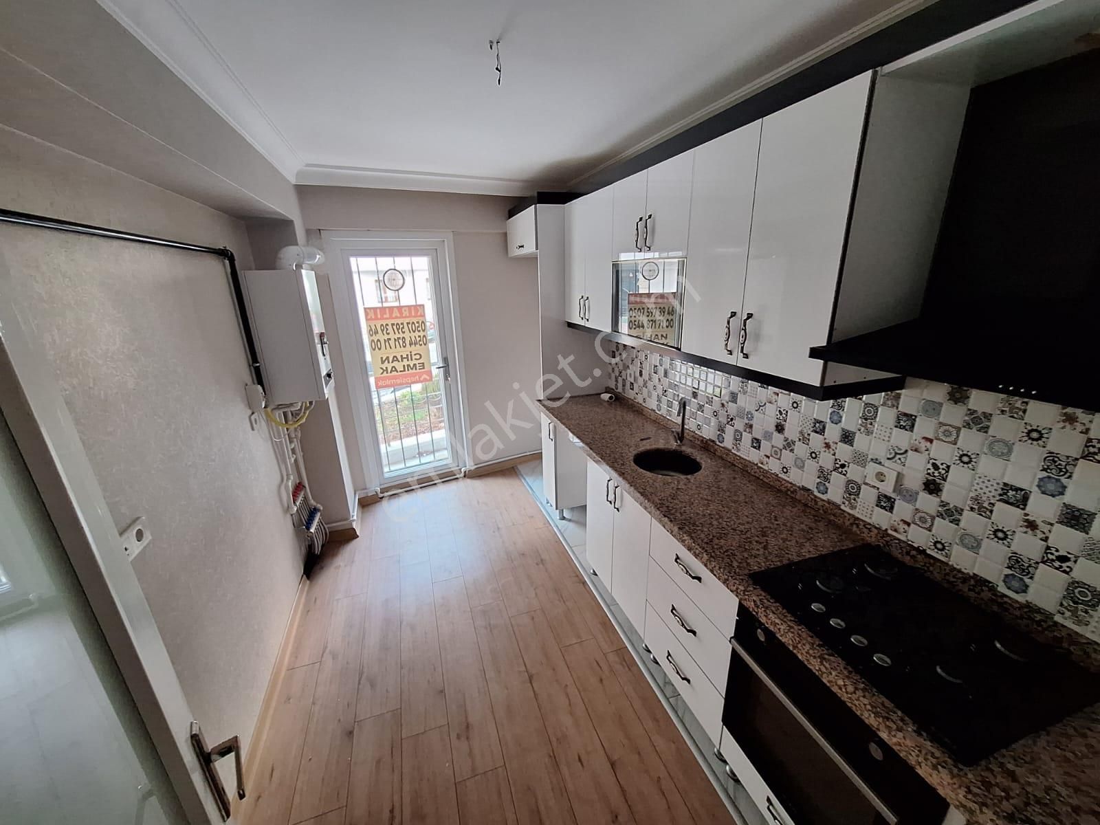 Cihandan Şehit Kübilayda Estergon Cadde Yakını Kiralık 2+1 Daire