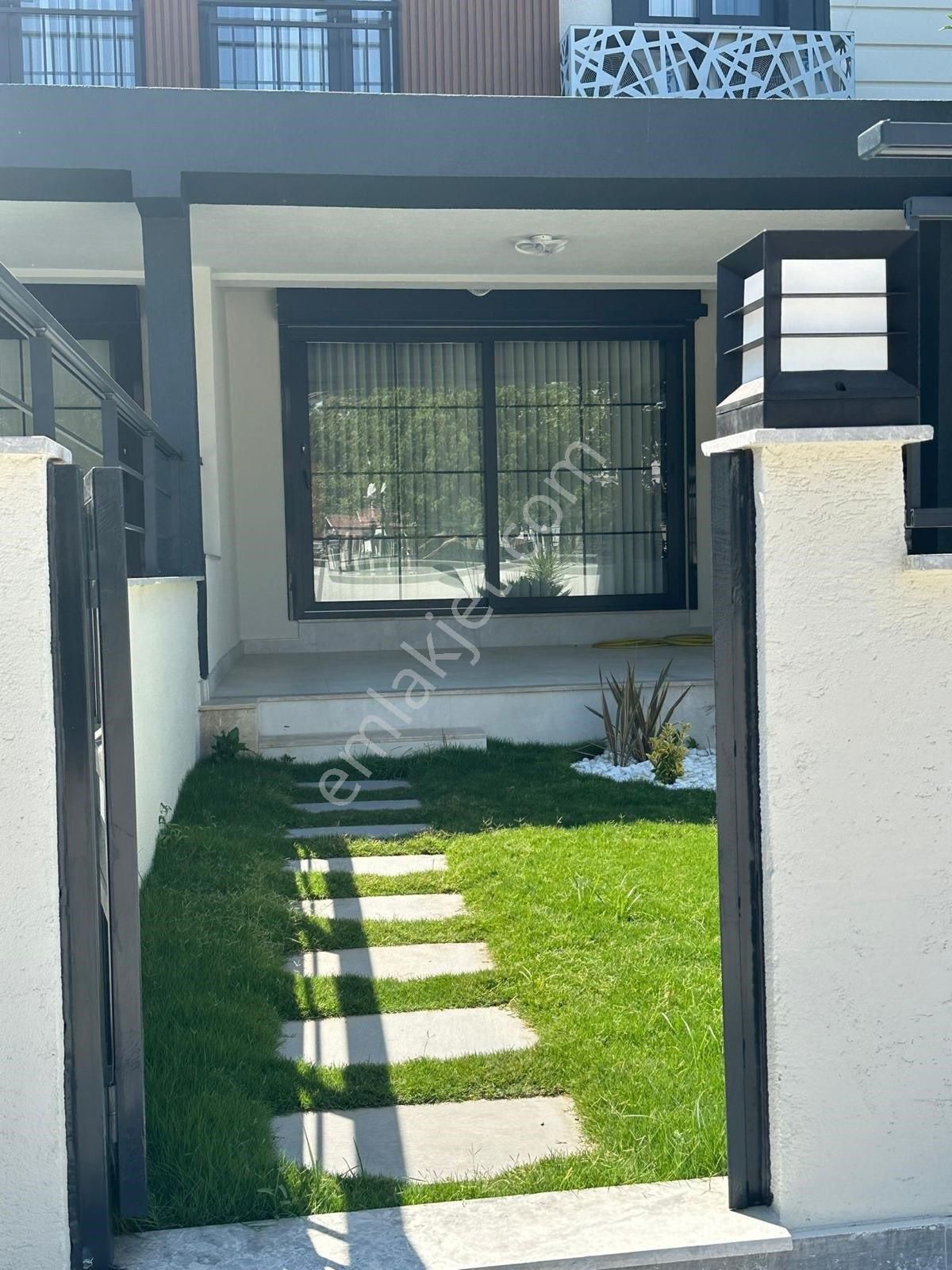 Kuşadası Kadınlar Denizine 150. Mt Mesafede 4+1 Tripleks Satılık Villa - Görsel 4