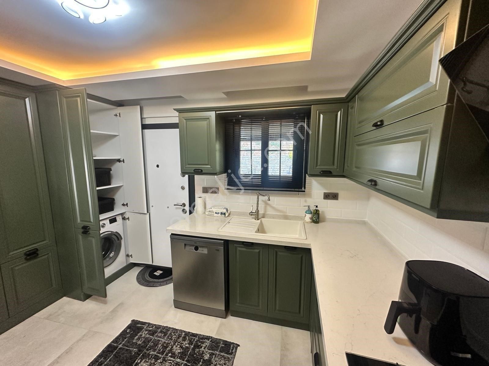 Kuşadası Kadınlar Denizine 150. Mt Mesafede 4+1 Tripleks Satılık Villa - Görsel 6