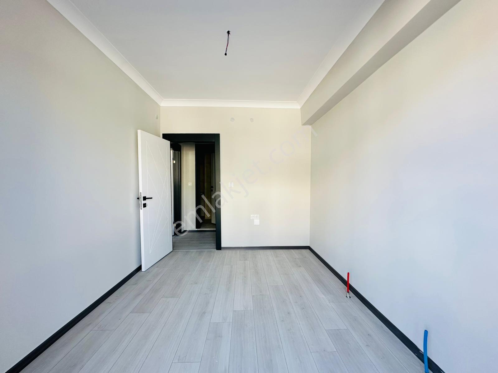 Başpınar'da Ebeveyn Banyolu Asansörlü 3+1 Ara Kat Satılık Sıfır Daire !! - Görsel 14