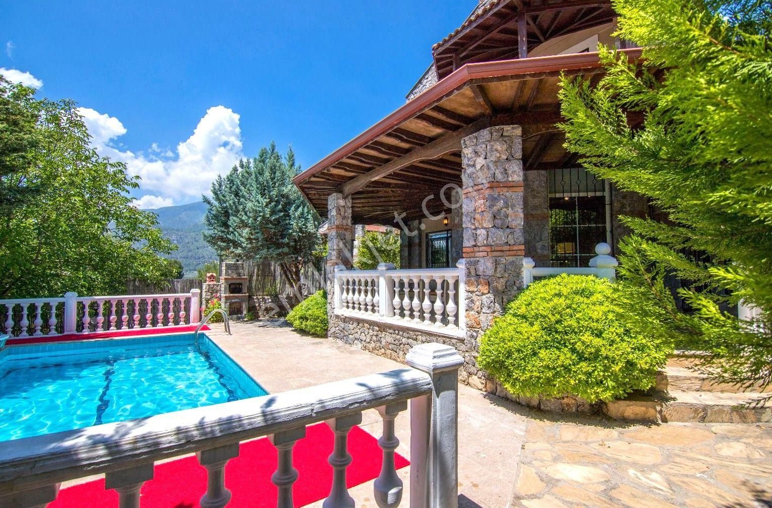 Goldhouse Dan Satılık Yeşil Üzümlüde 415 M² Arsa İçinde Müstakil 3+1 Villa