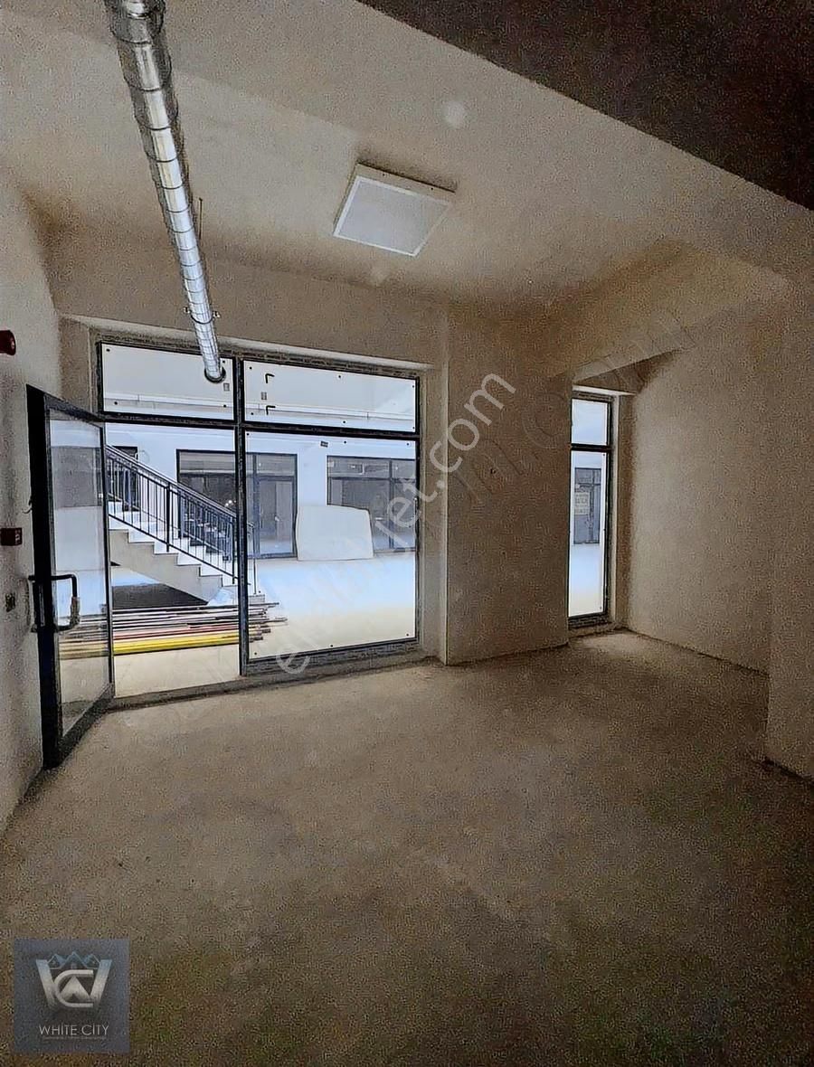 Zeytinburnu Telsiz Mah Toki Sitesinde Kiralık Dükan - Görsel 7