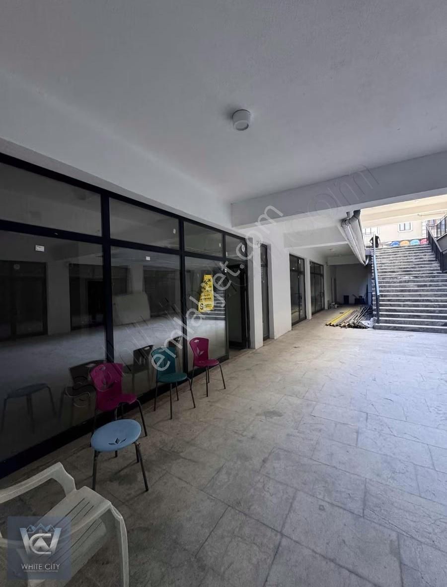 Zeytinburnu Telsiz Mah Toki Sitesinde Kiralık Dükan - Görsel 9