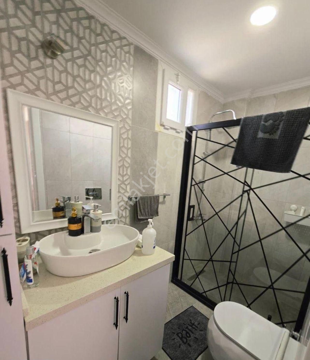 Kuşadası Kadınlar Denizinde Köşe Konum Müstakil 3+1 Villa - Görsel 15