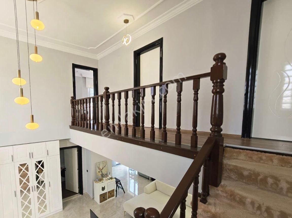 Kuşadası Kadınlar Denizinde Köşe Konum Müstakil 3+1 Villa - Görsel 18