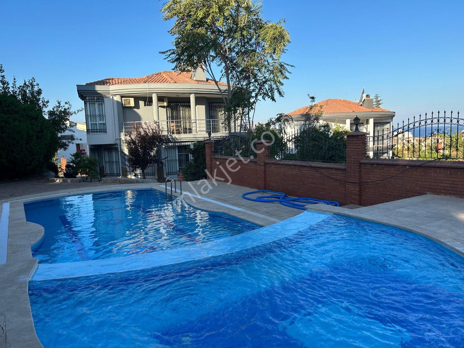 Kuşadası Kadınlar Denizinde Köşe Konum Müstakil 3+1 Villa - Görsel 6