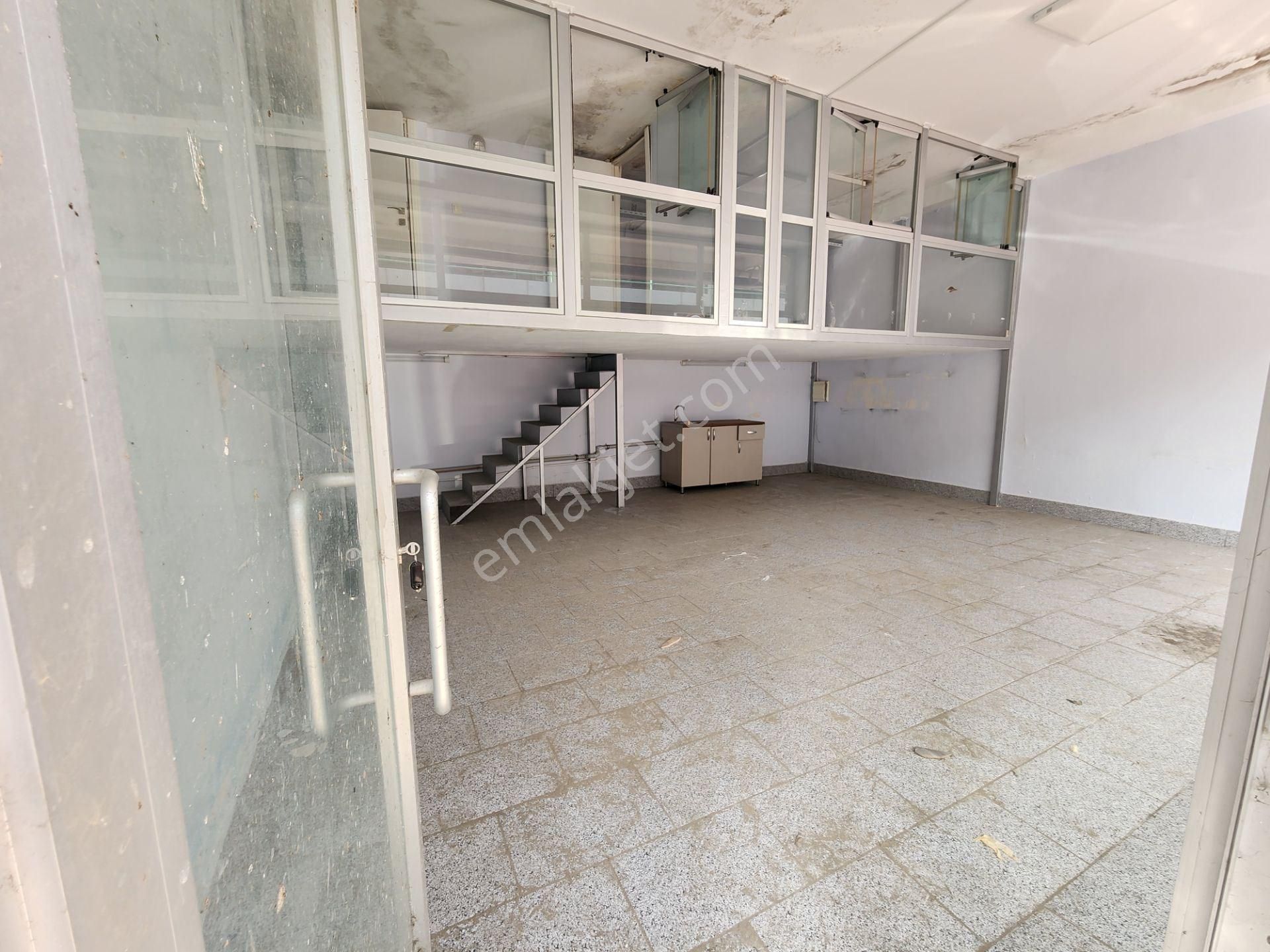 Sancaktepe Otomer Galericeler Sitesinde 7 Metre Cepheli Satılık Dükkan - Görsel 14