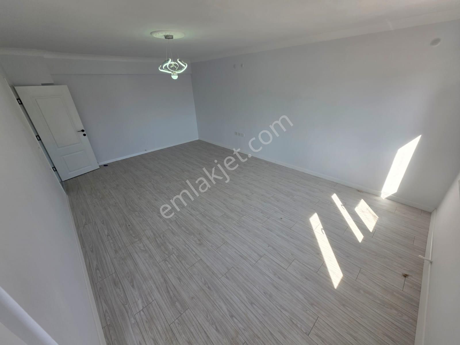 Irmaksudan İkizçay Da Ön Cephe Ayrı Mutfak 3+1 Daire - Görsel 26