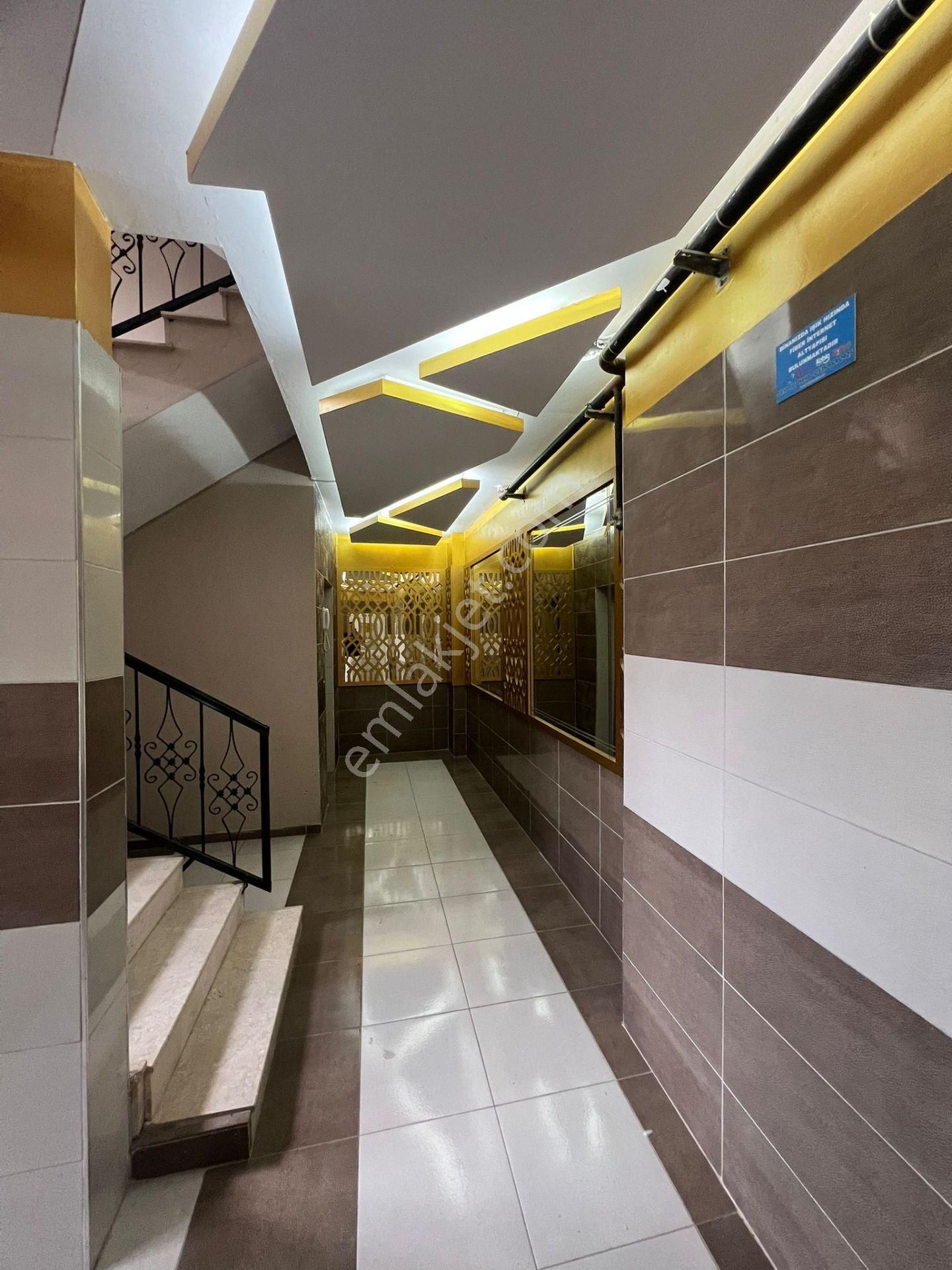 Kulepark~farkıyla~ile~çınarlıda~bulvar~üzeri~göl~manzaralı~3+1 - Görsel 4