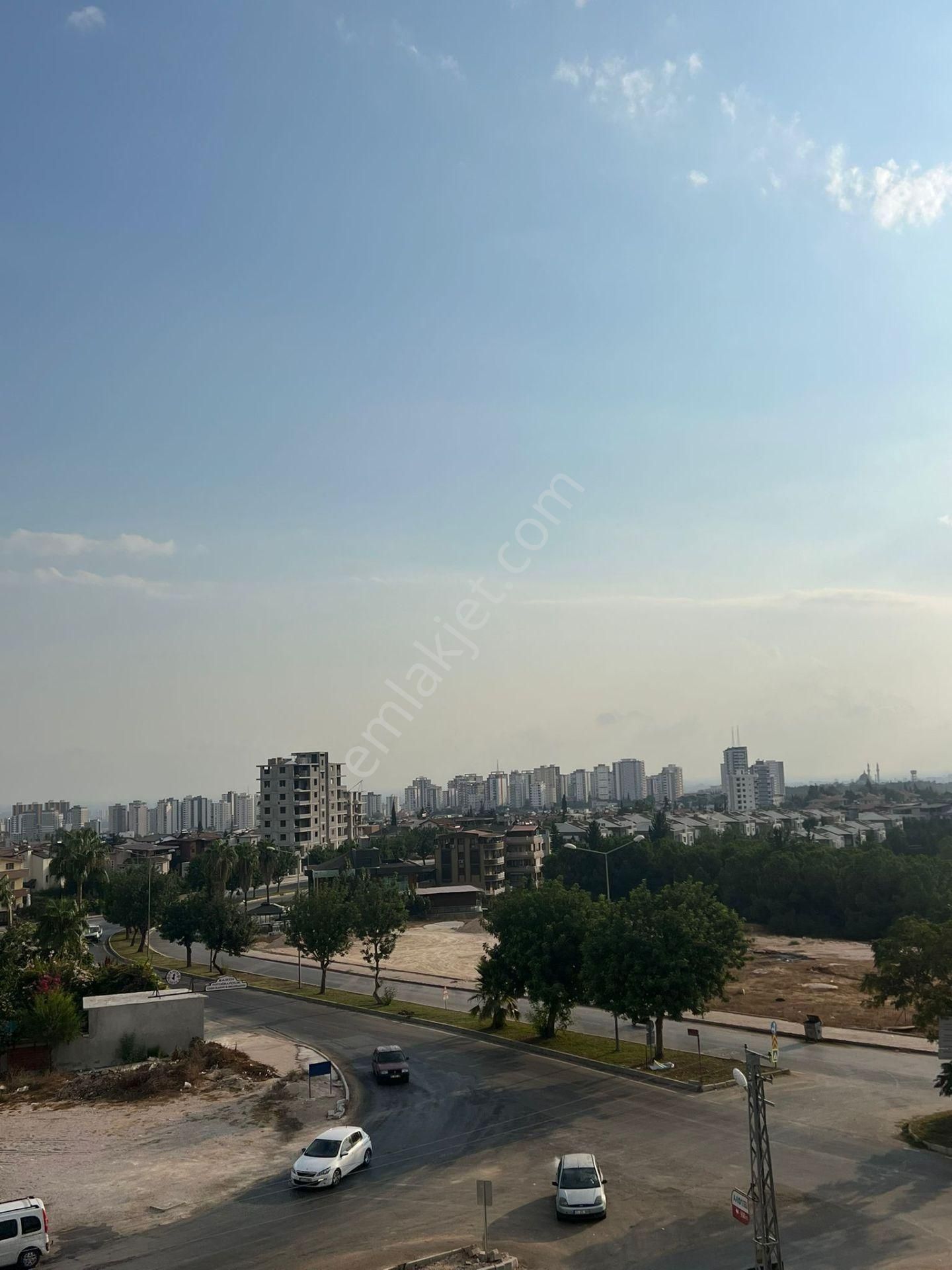 Kulepark~farkıyla~ile~çınarlıda~bulvar~üzeri~göl~manzaralı~3+1