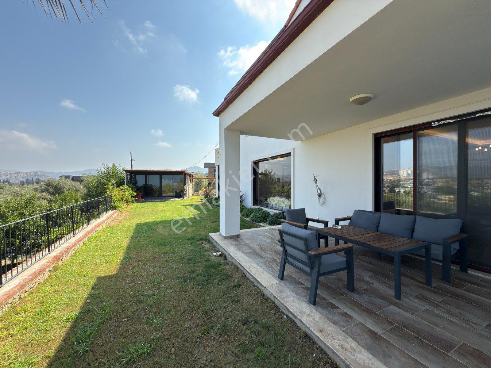 Kuşadası Davutlar'da 2.480m2 Arsa İçinde 5+1 Özel Havuzlu Villa - Görsel 11
