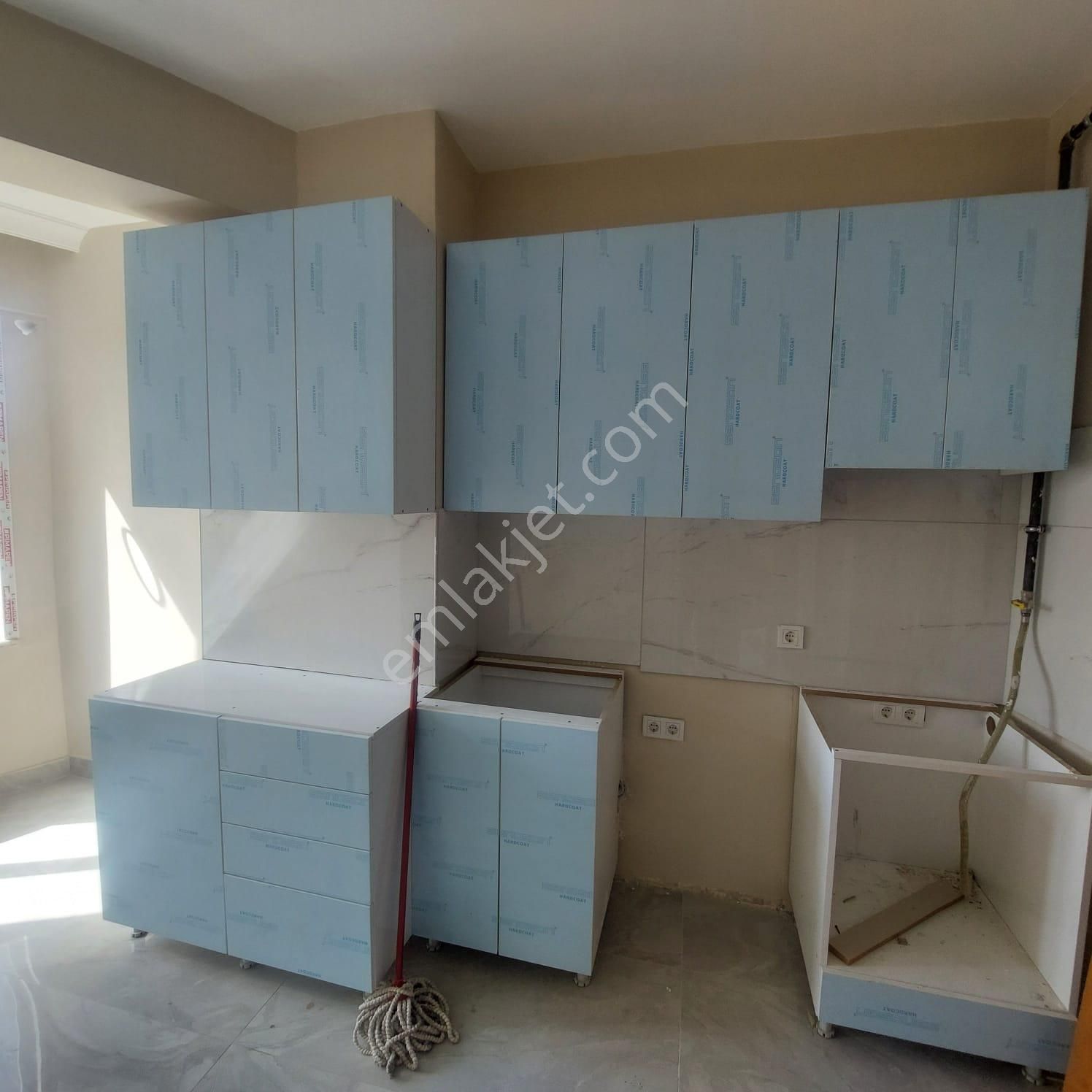 Tarabyaüstü Komple Sıfırlanmış Ulaşım Yakın 2+1 Kiralık Daire - Görsel 2