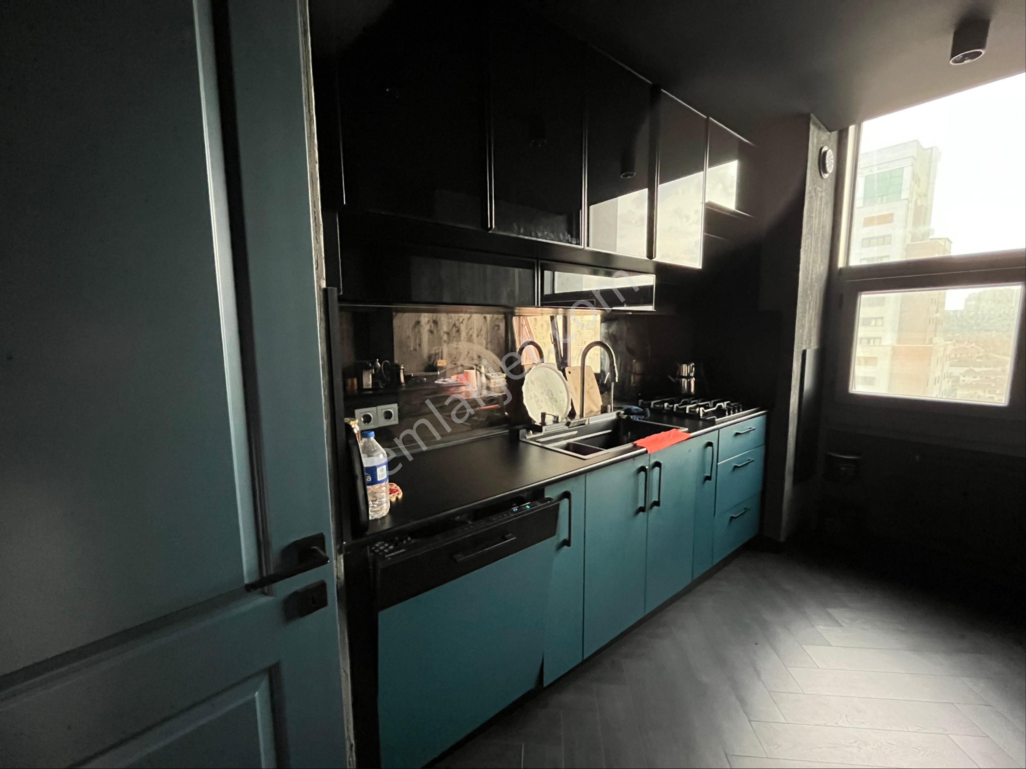 Bahçeşehir Spradon Kulelerinde Özel Teraslı,lüks Eşyalı, Manzaralı 1+1 Satılık Daire - Görsel 9