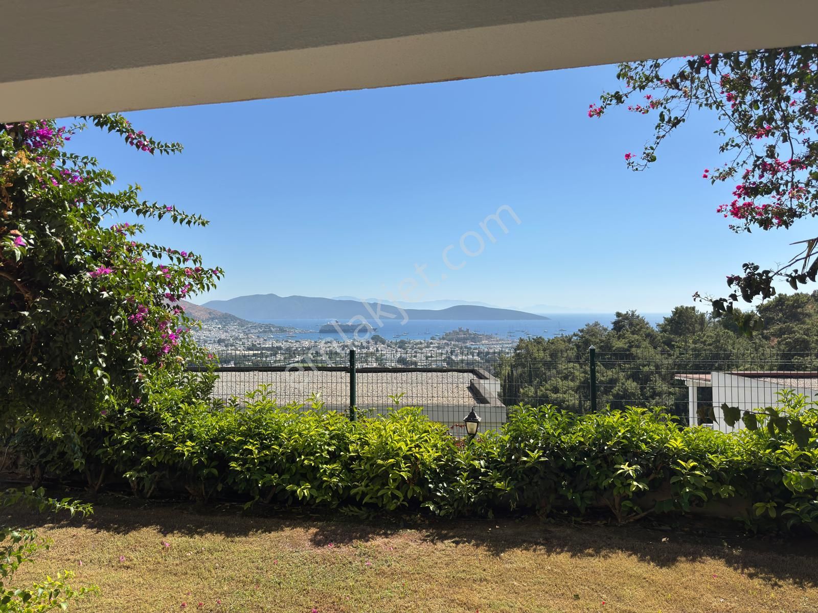 Agr Group'tan Kale Ve Deniz Manzaralı 2+1 Bahçe Katı Daire - Görsel 2