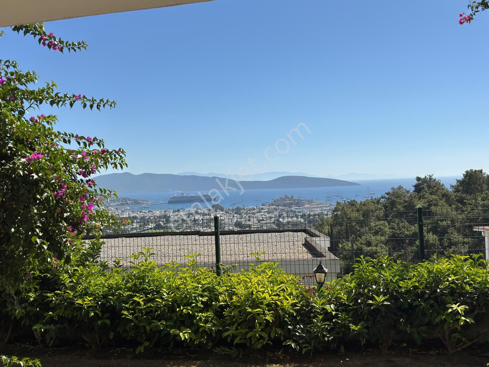 Agr Group'tan Kale Ve Deniz Manzaralı 2+1 Bahçe Katı Daire