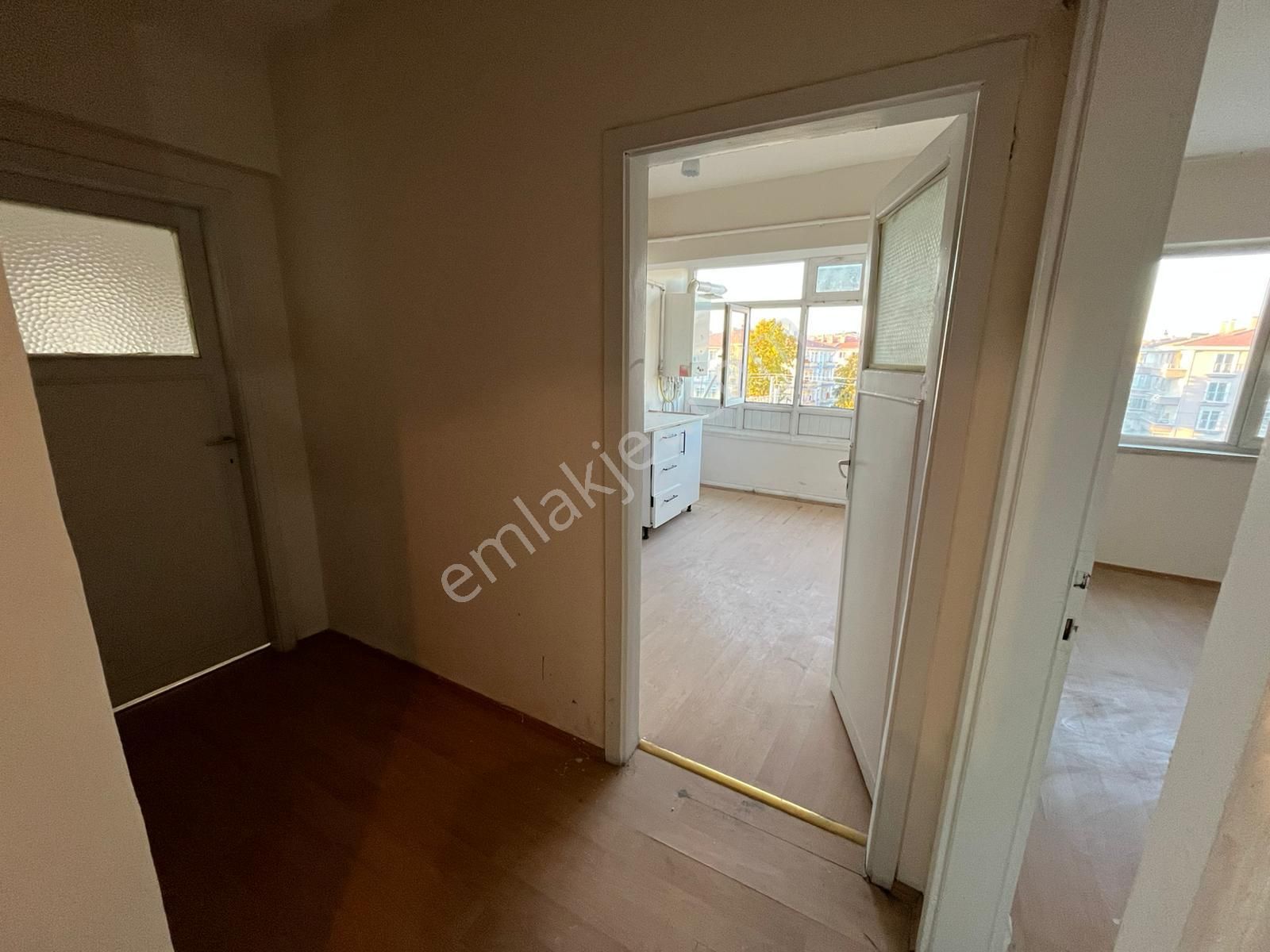 Mareşal Çakmak Mh De 3+1 Yapılı Katta Daire - Görsel 24