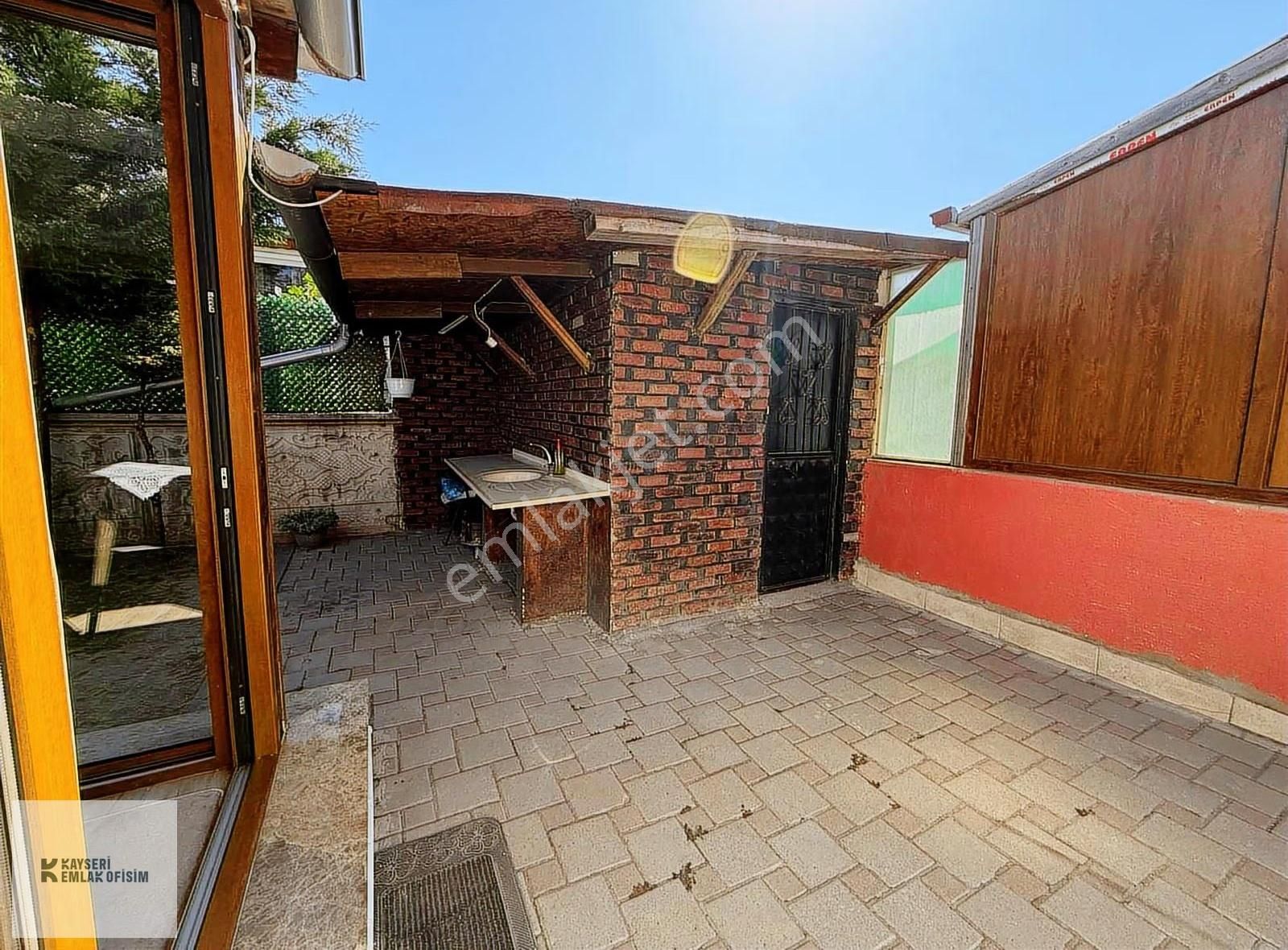 Emlak Ofisimden Altınoluk Mah. 100 M2 Butik 2+1 - Görsel 9