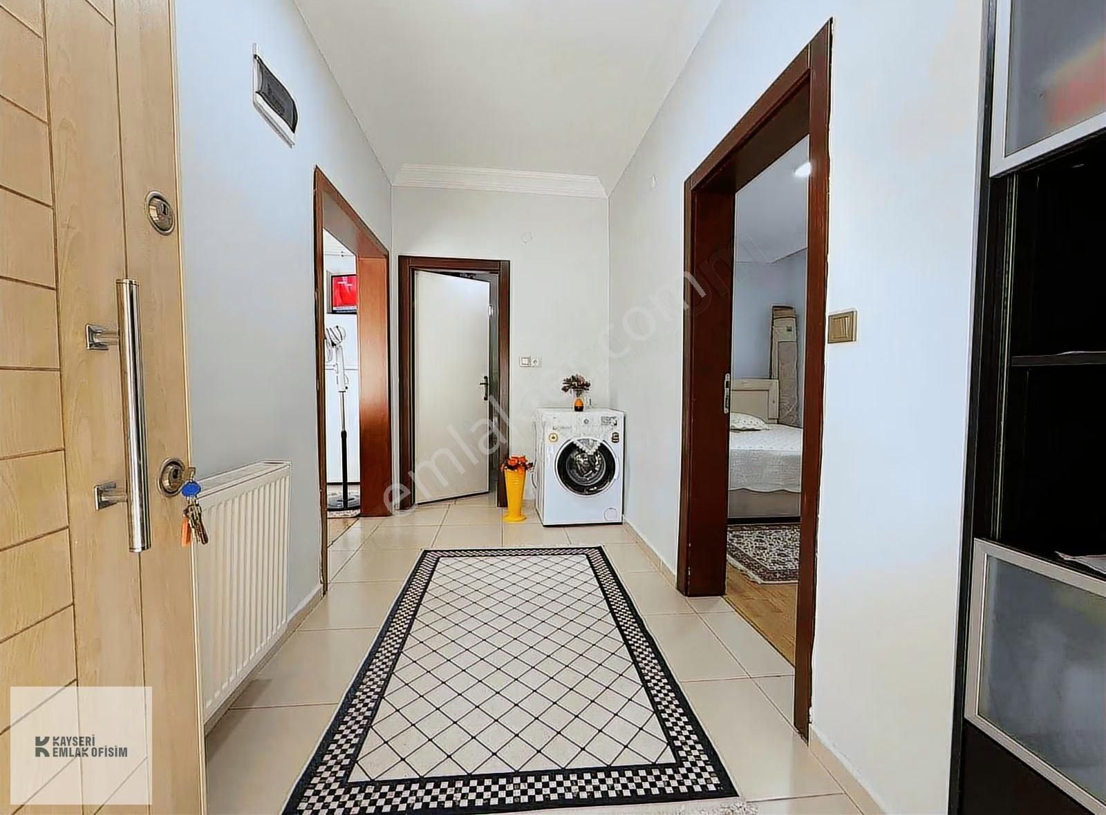 Emlak Ofisimden Altınoluk Mah. 100 M2 Butik 2+1