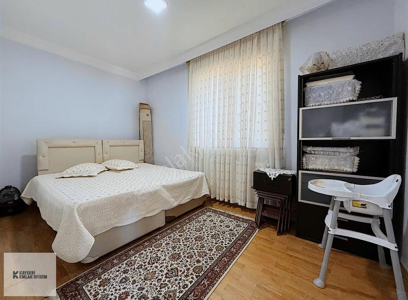 Emlak Ofisimden Altınoluk Mah. 100 M2 Butik 2+1 - Görsel 4