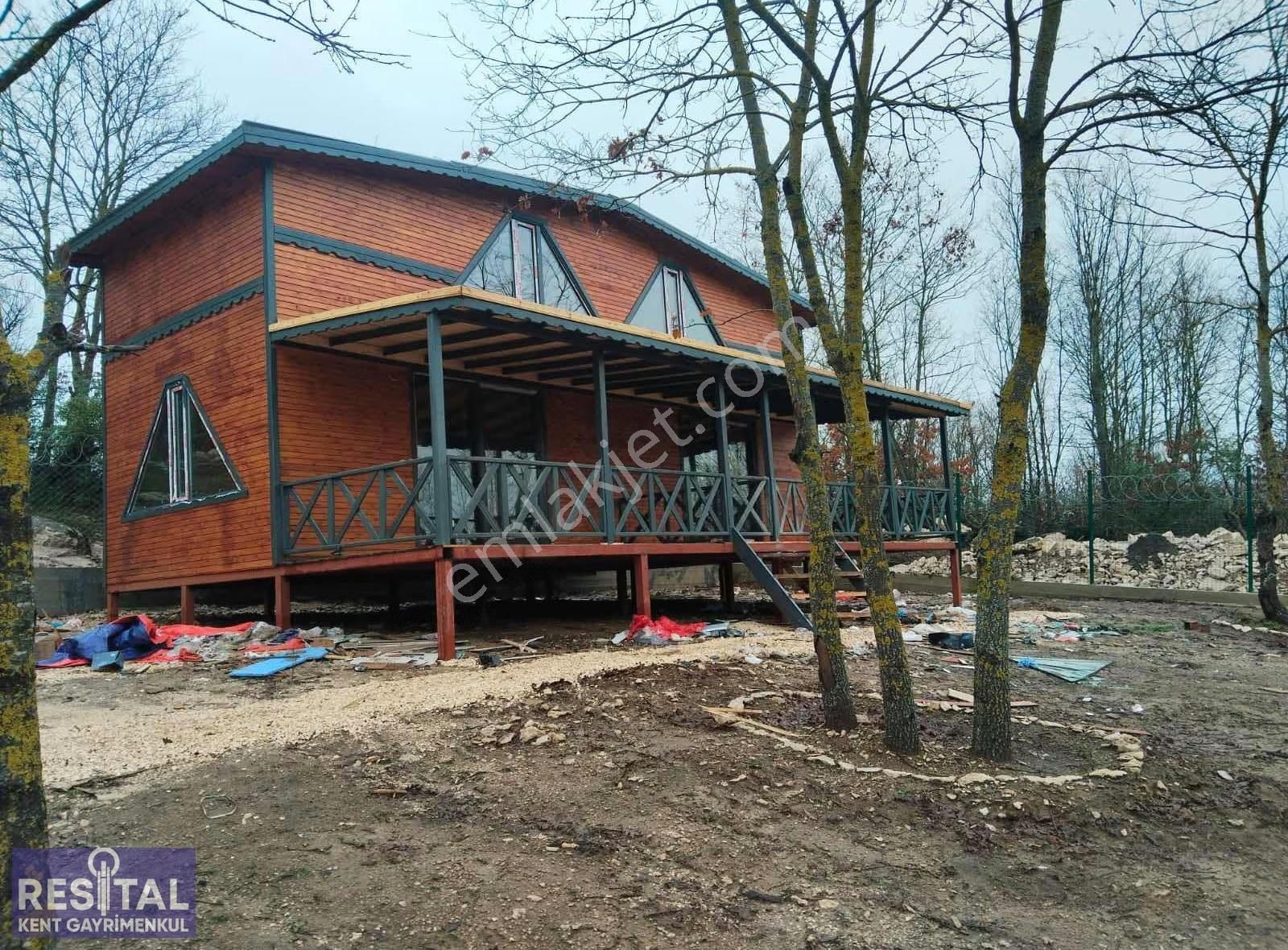 Korubaşında 2 Aileye Uygun Satılık Bungalovlu Arazi!