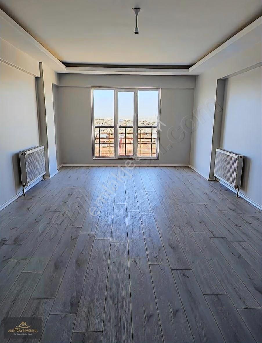 3+1 Ara Katta Lüks Göl Manzaralı Daire