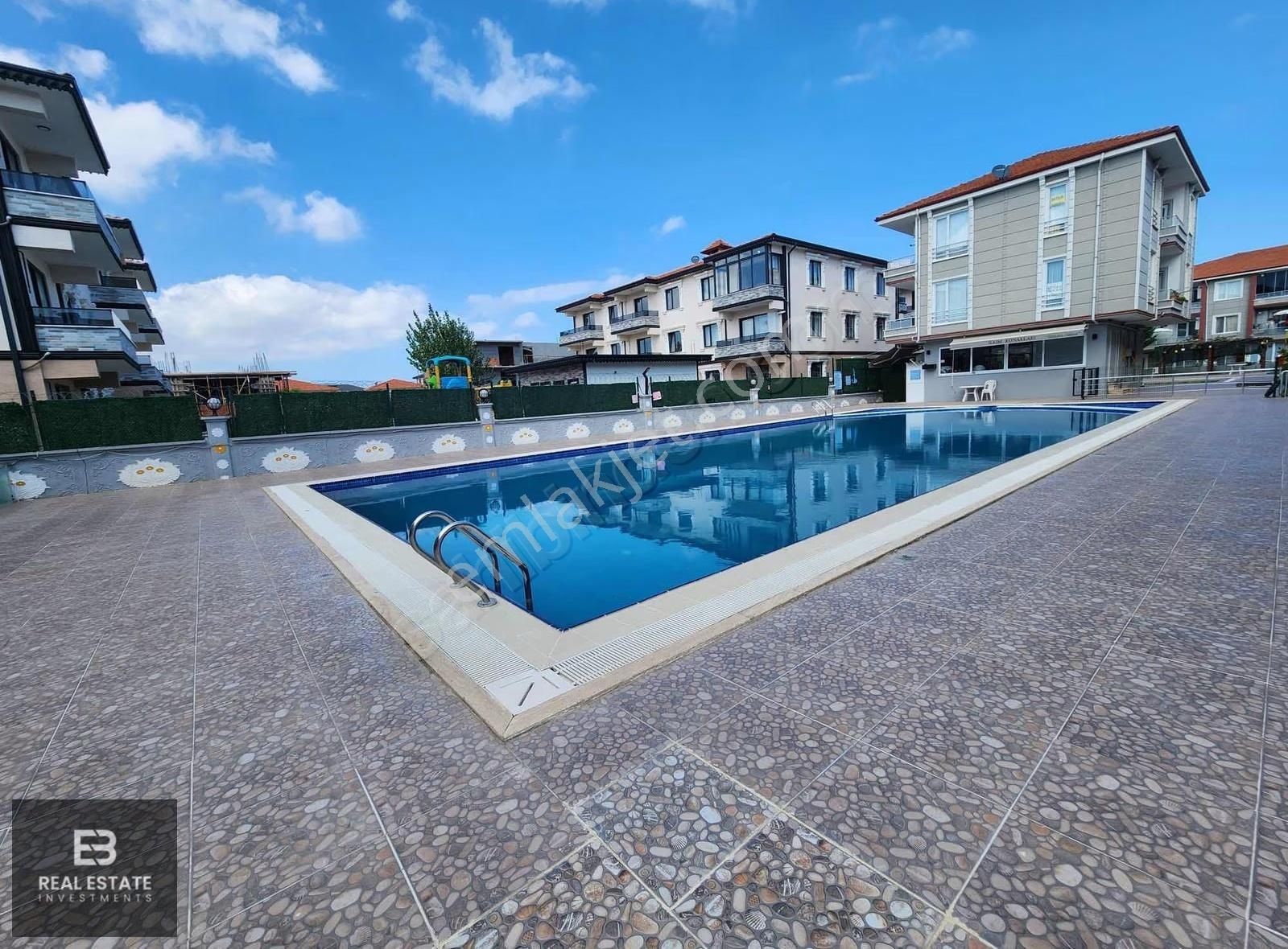 Sakarya Karasu'da 1+1 Eşyalı Havuzlu Site İçi Satılık Daire - Görsel 4