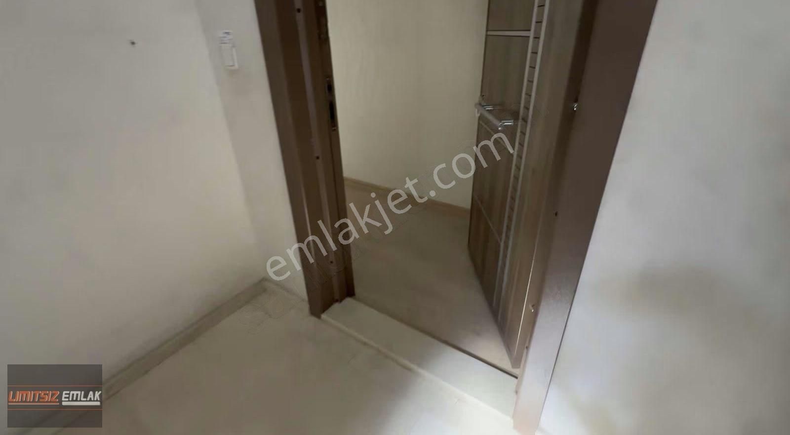 Şemikler Giriş / 3+1 Arakat / Doğalgazlı / Çift Balkon / 2 Banyo - Görsel 2