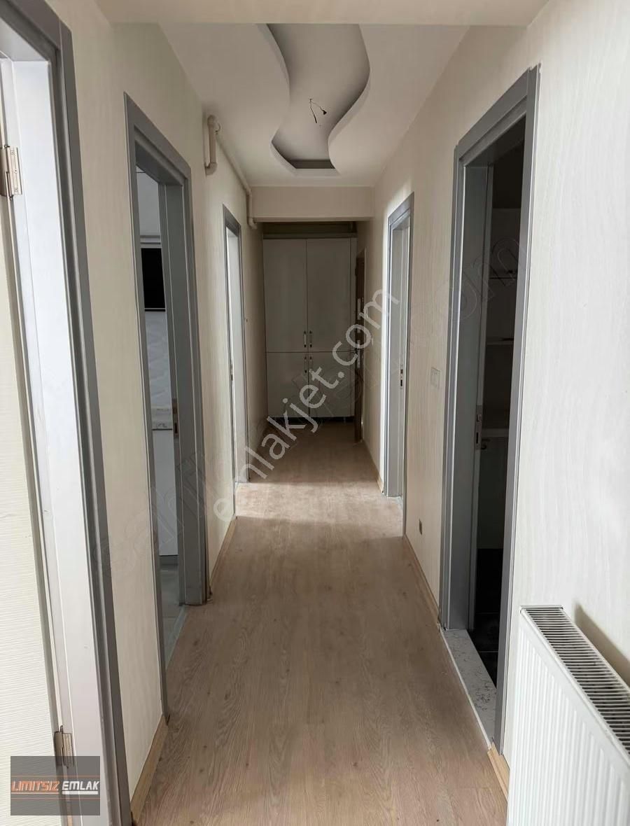 Şemikler Giriş / 3+1 Arakat / Doğalgazlı / Çift Balkon / 2 Banyo - Görsel 3