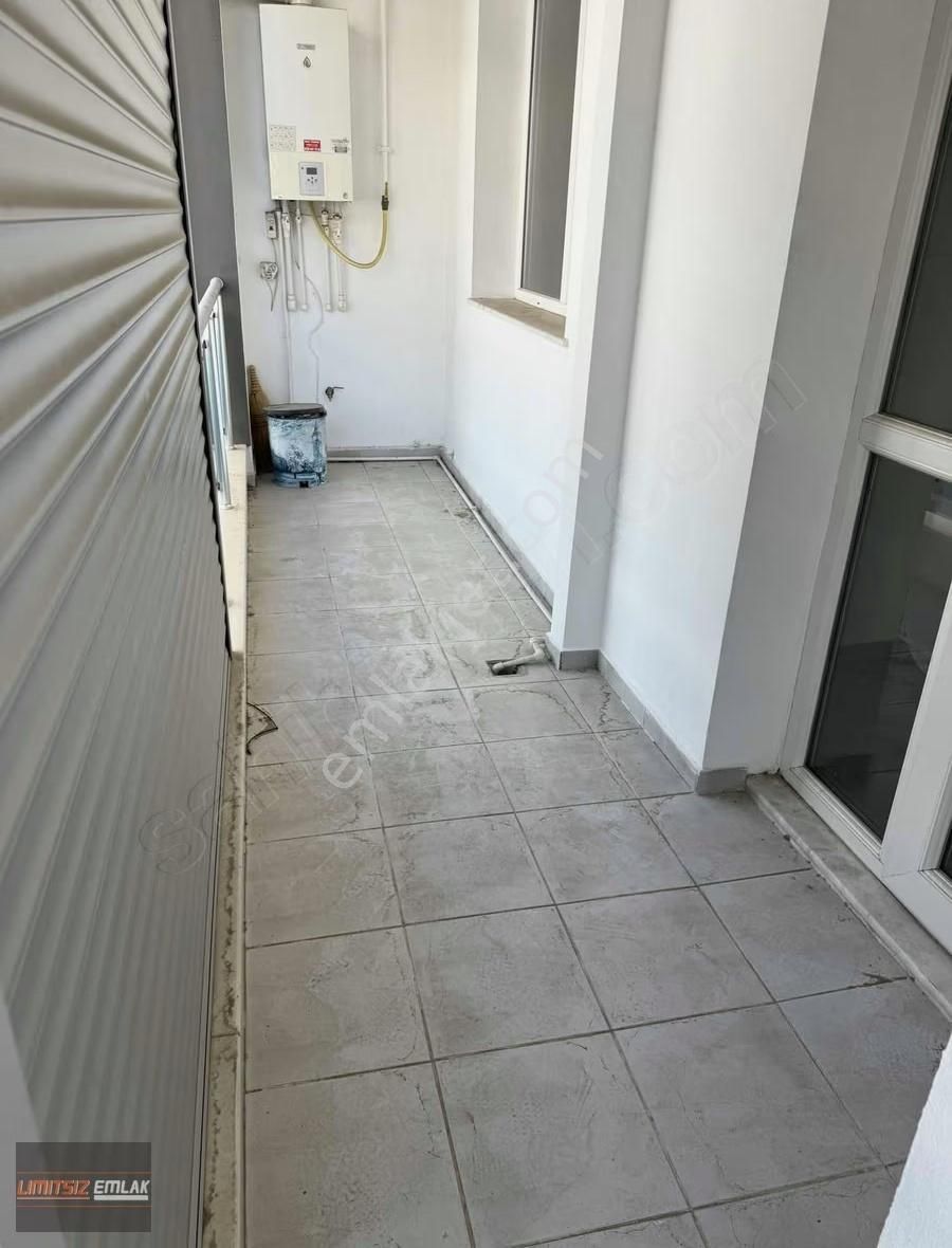 Şemikler Giriş / 3+1 Arakat / Doğalgazlı / Çift Balkon / 2 Banyo - Görsel 19