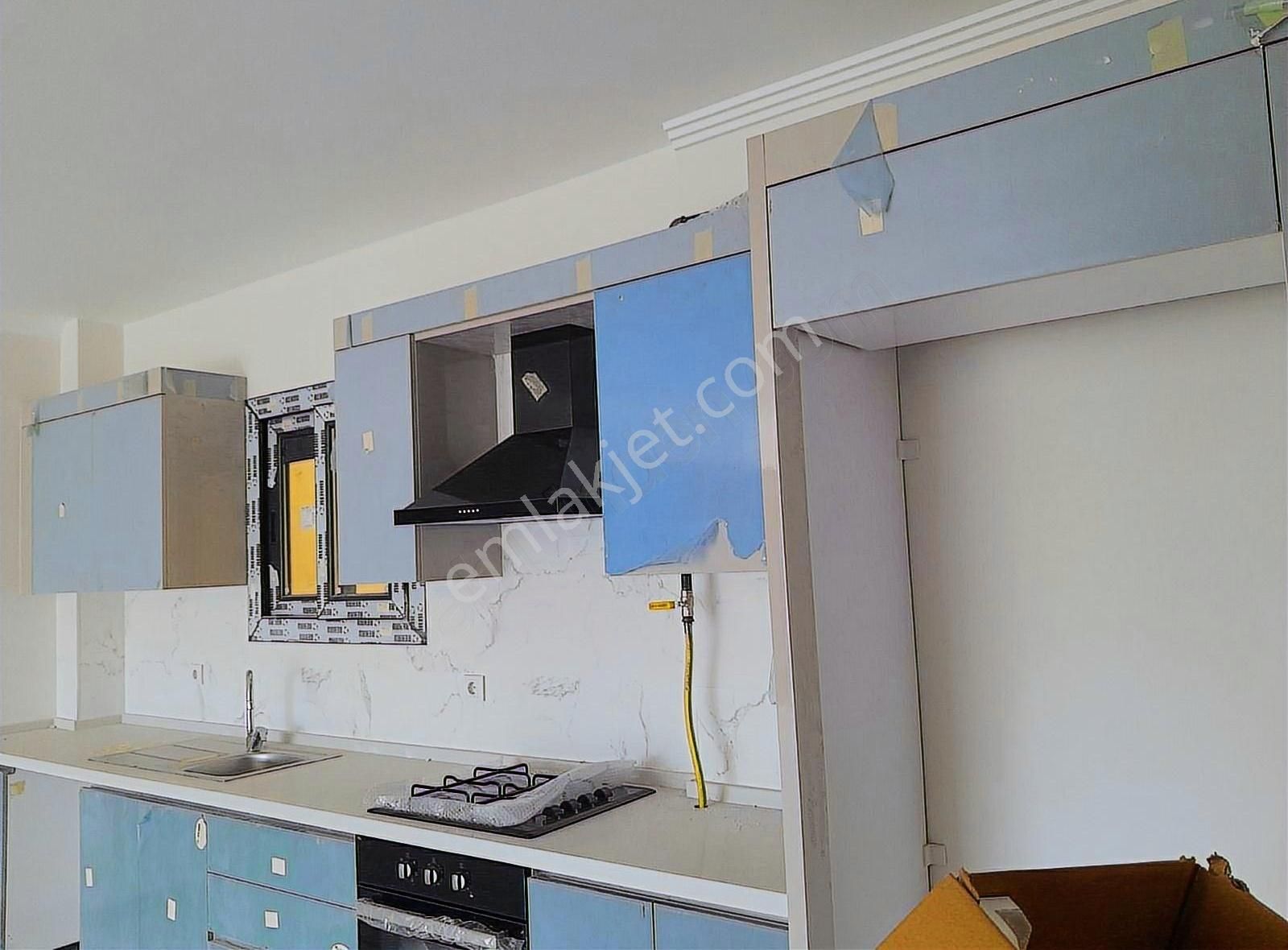 Bostanlı Cepheli Önü Açık Otoparklı - Görsel 10