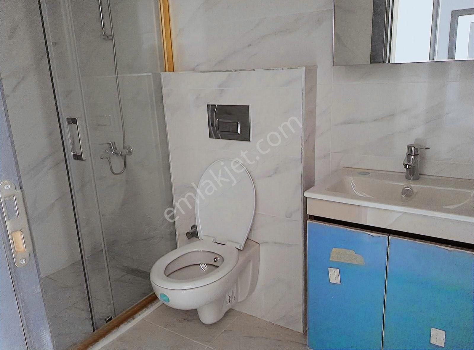 Bostanlı Cepheli Önü Açık Otoparklı - Görsel 9