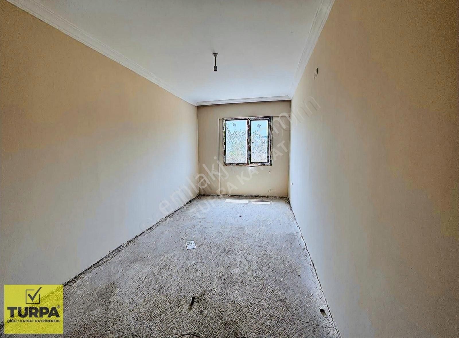 Seyrek Merkezde Bahçeli 1+1 Daire - Görsel 3