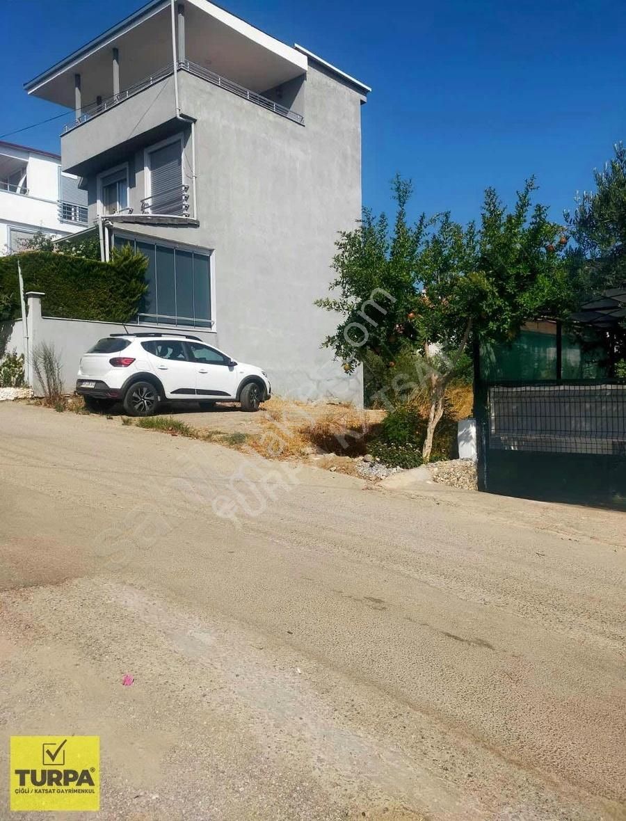 Seferihisar Akarca'da Denize 300 M Uzaklıkta İmarlı Arsa