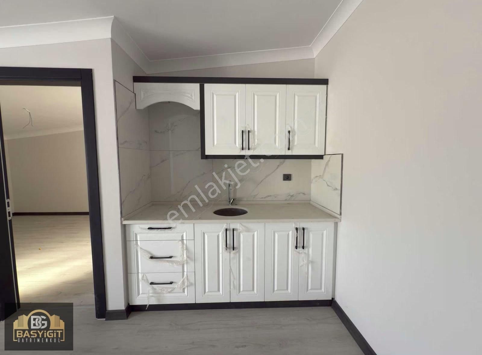 Reşatbey Mah.kırbağlarcami Yakın 4+1,230m2 Dubleks - Görsel 7