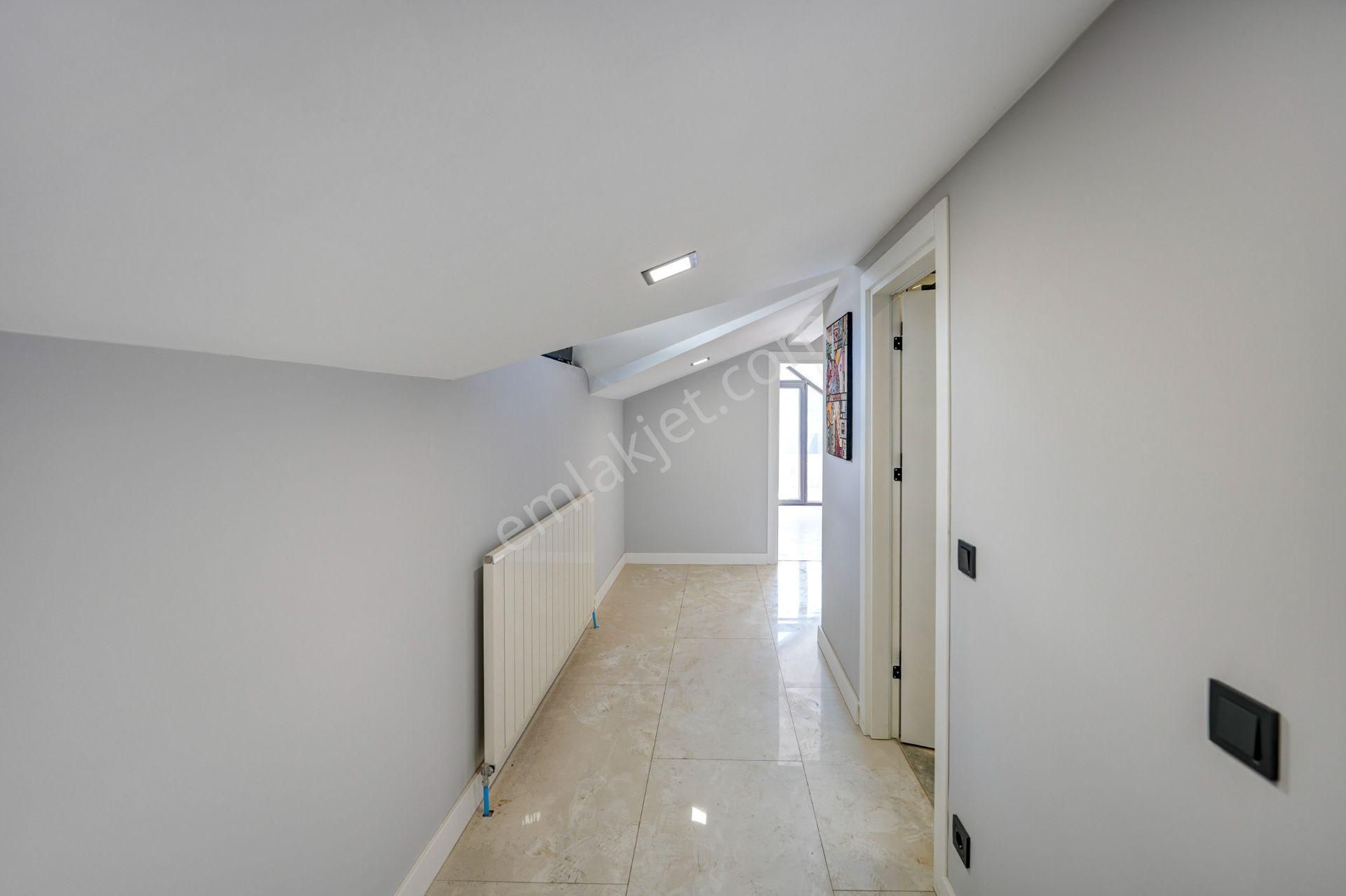 Sarıyer Maden'de Boğaz Manzaralı Satılık 3+1 Çatı Dubleksi - Görsel 11