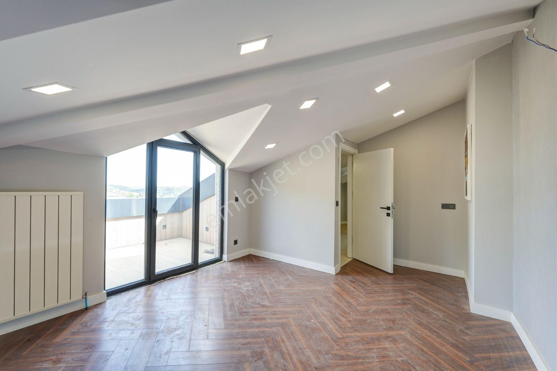 Sarıyer Maden'de Boğaz Manzaralı Satılık 3+1 Çatı Dubleksi - Görsel 10