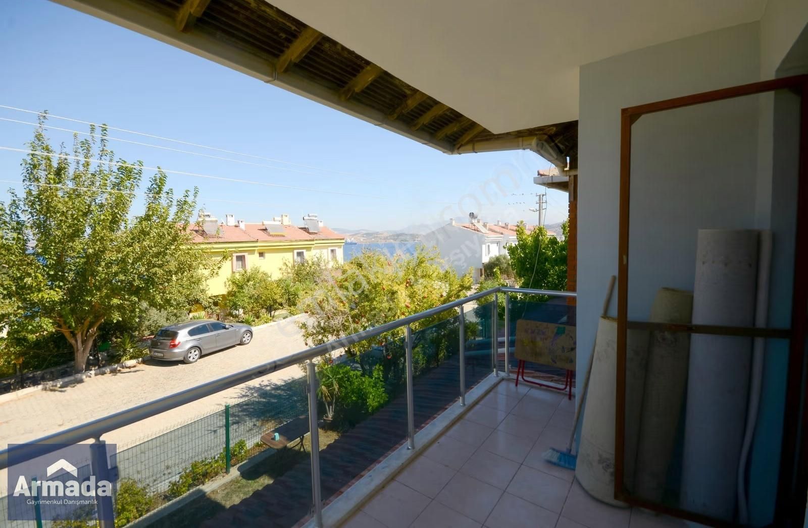 Yenifoça Martıkent Sitesi Satılık Bahçeli Havuzlu Dubleks Villa - Görsel 8