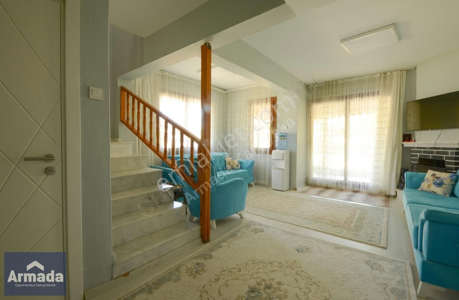 Yenifoça Martıkent Sitesi Satılık Bahçeli Havuzlu Dubleks Villa - Görsel 4