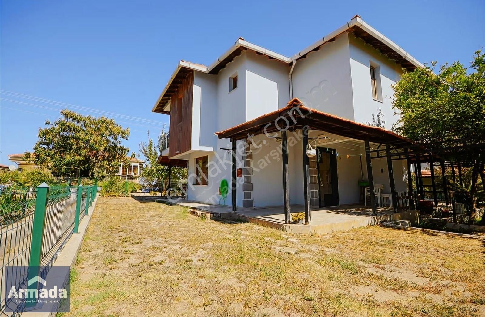 Yenifoça Martıkent Sitesi Satılık Bahçeli Havuzlu Dubleks Villa - Görsel 9