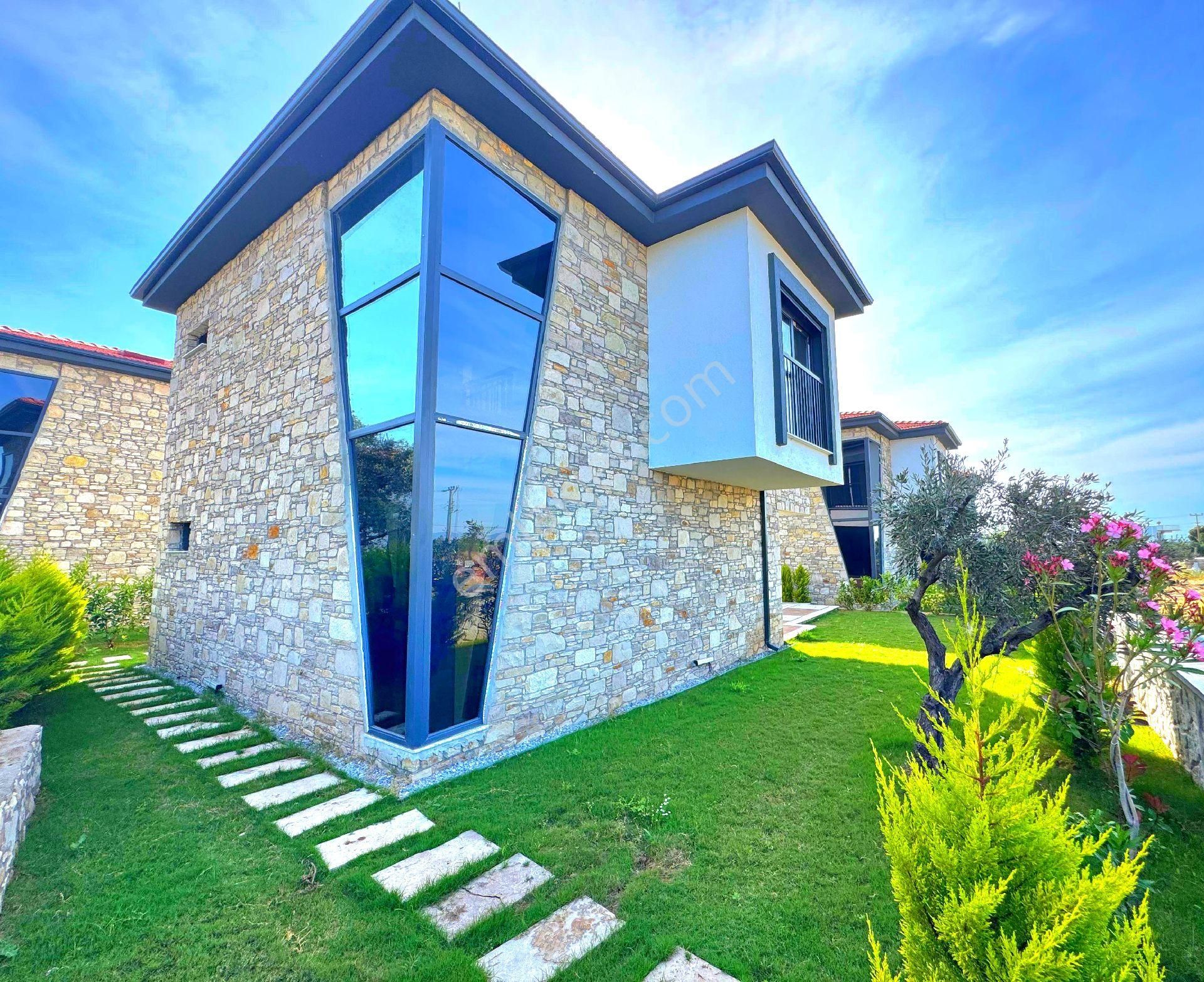 Davutlarda Özel Havuzlu Otoparklı Tek Müstakil Bahçeli Sıfır Villa - Görsel 5