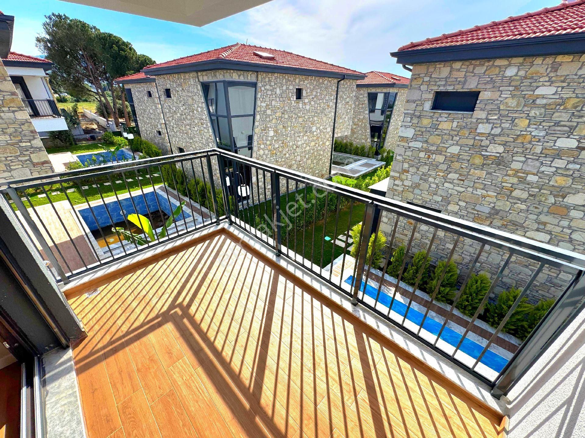 Davutlarda Özel Havuzlu Otoparklı Tek Müstakil Bahçeli Sıfır Villa - Görsel 21