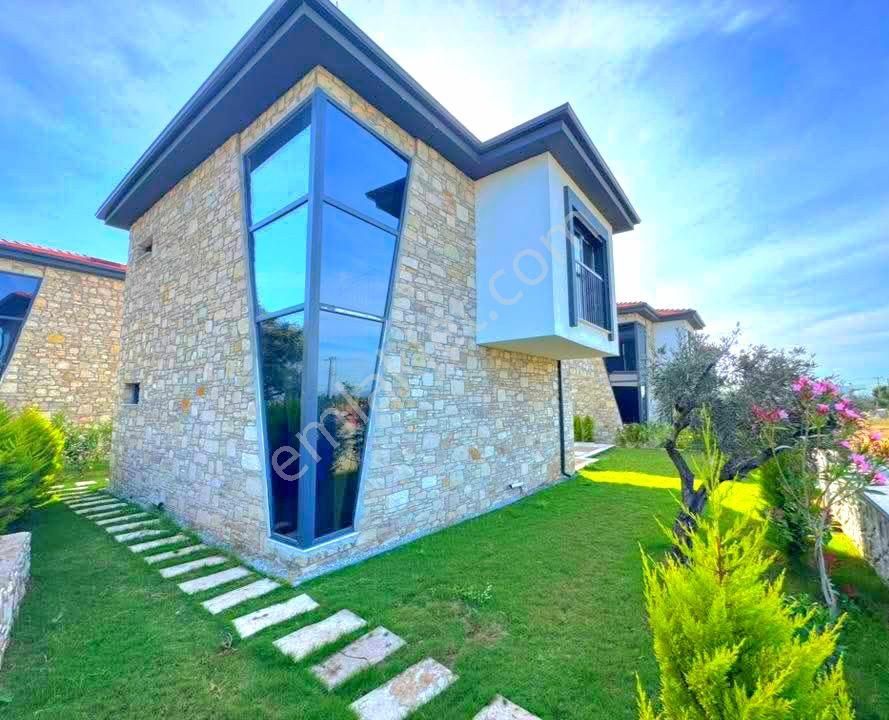 Davutlarda Özel Havuzlu Otoparklı Tek Müstakil Bahçeli Sıfır Villa - Görsel 32