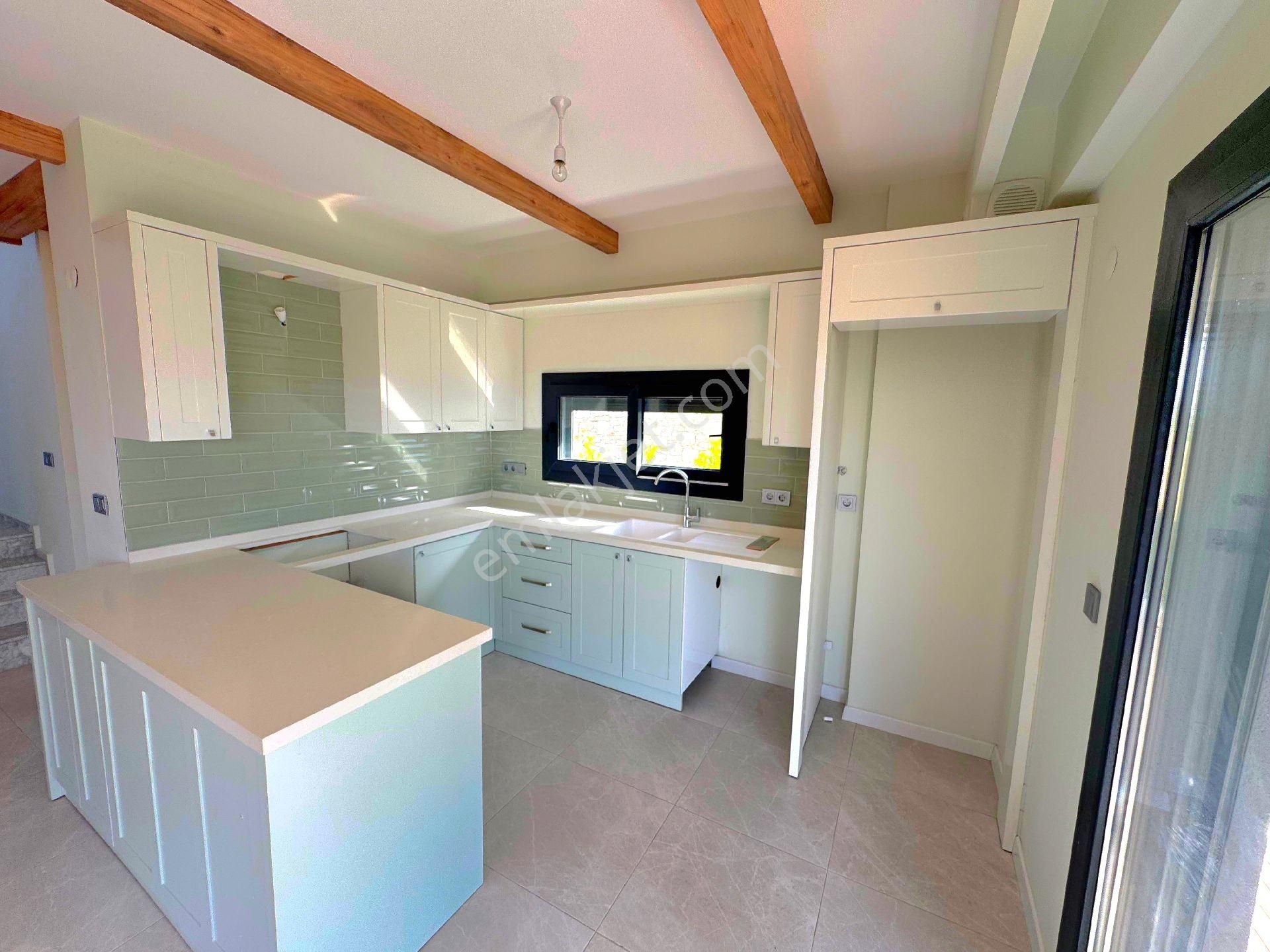 Davutlarda Özel Havuzlu Otoparklı Tek Müstakil Bahçeli Sıfır Villa - Görsel 8