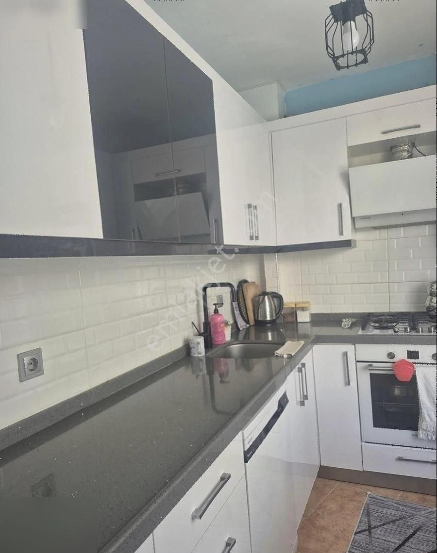 Çekmeköy Hamidiye Mahallesin 'de Satılık 2+1 Yüksek Giriş Daire - Görsel 19