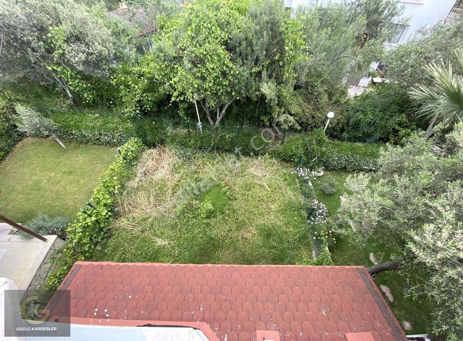 Güçlü Kardeşler Denize 200 Metre Fırsat Manzaralı Villa - Görsel 14