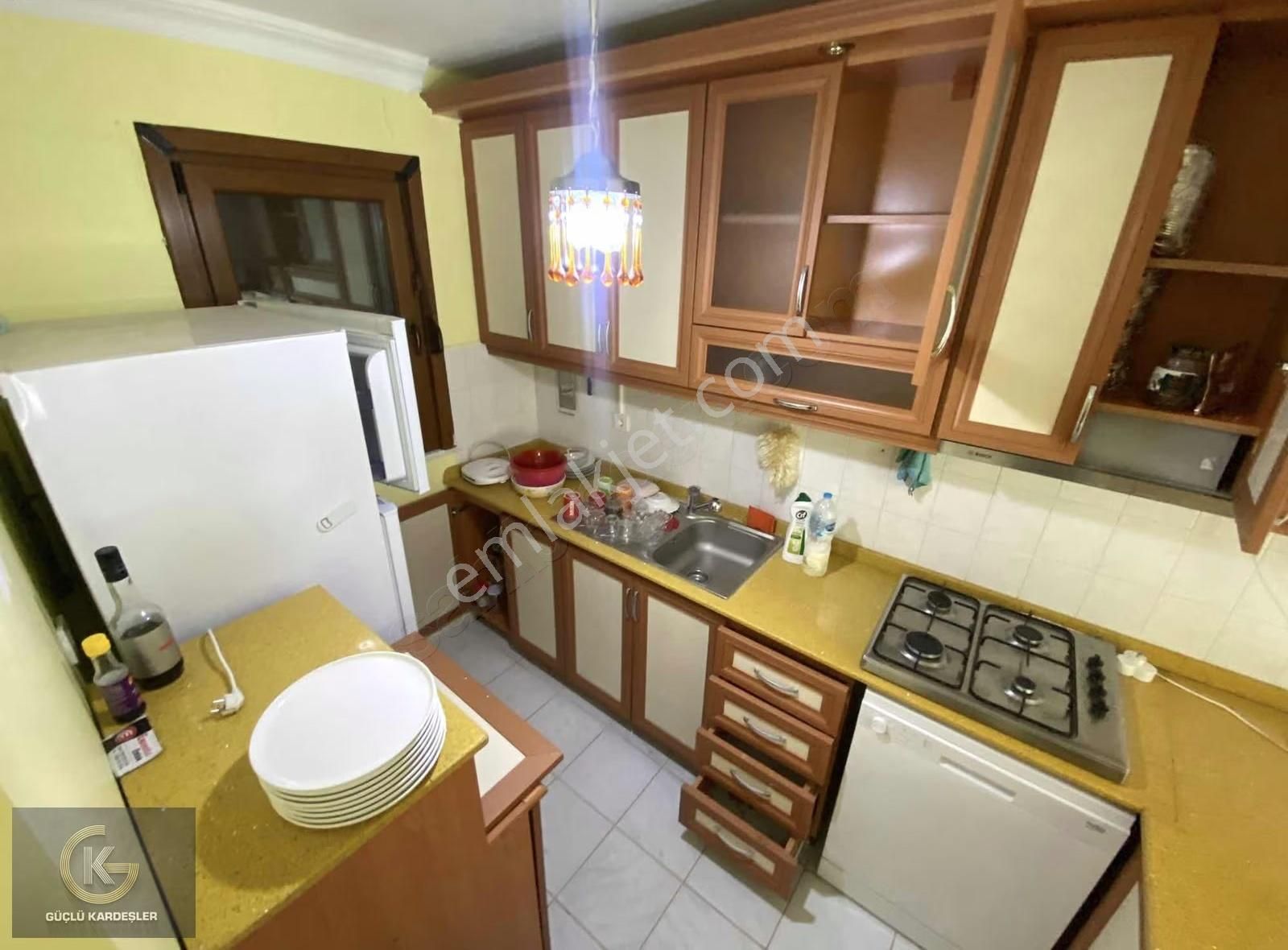 Güçlü Kardeşler Denize 200 Metre Fırsat Manzaralı Villa - Görsel 26