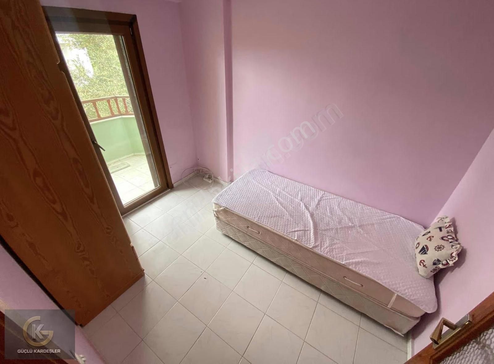 Güçlü Kardeşler Denize 200 Metre Fırsat Manzaralı Villa - Görsel 15