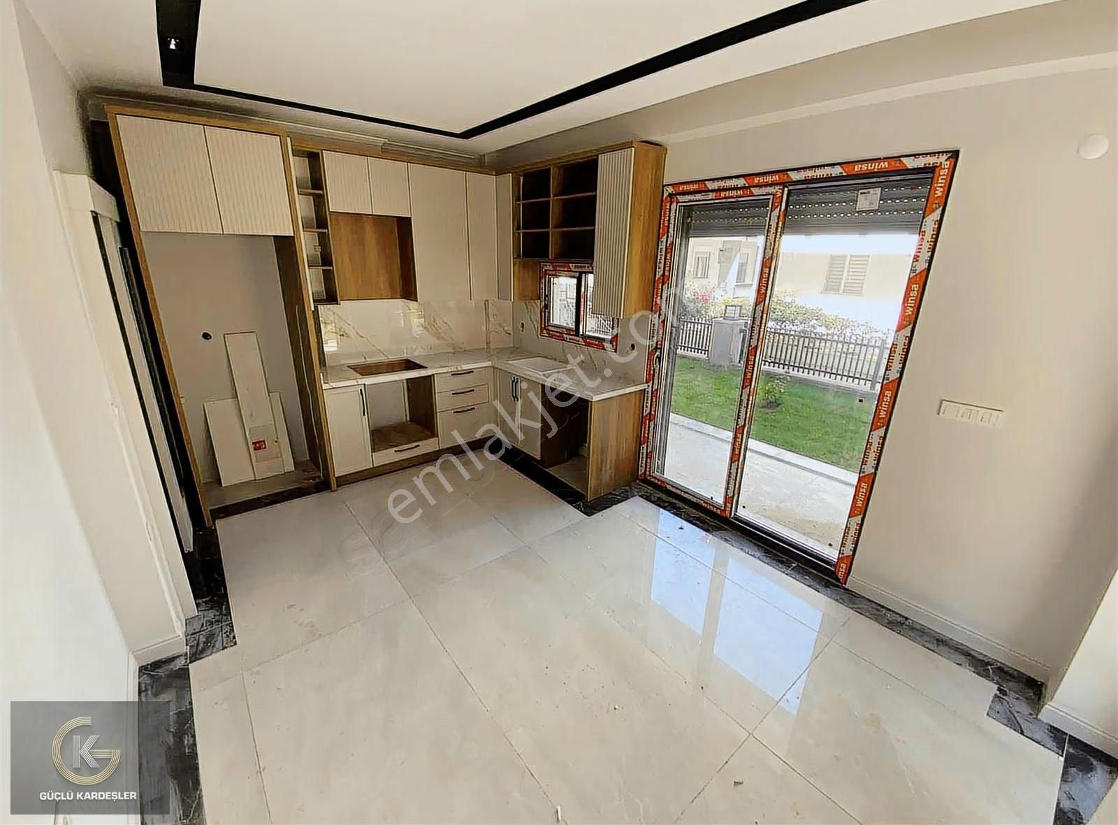 Güçlü Kardeşler Denize 50 Metre Bahçeli 2+1 Lüks Daire - Görsel 14